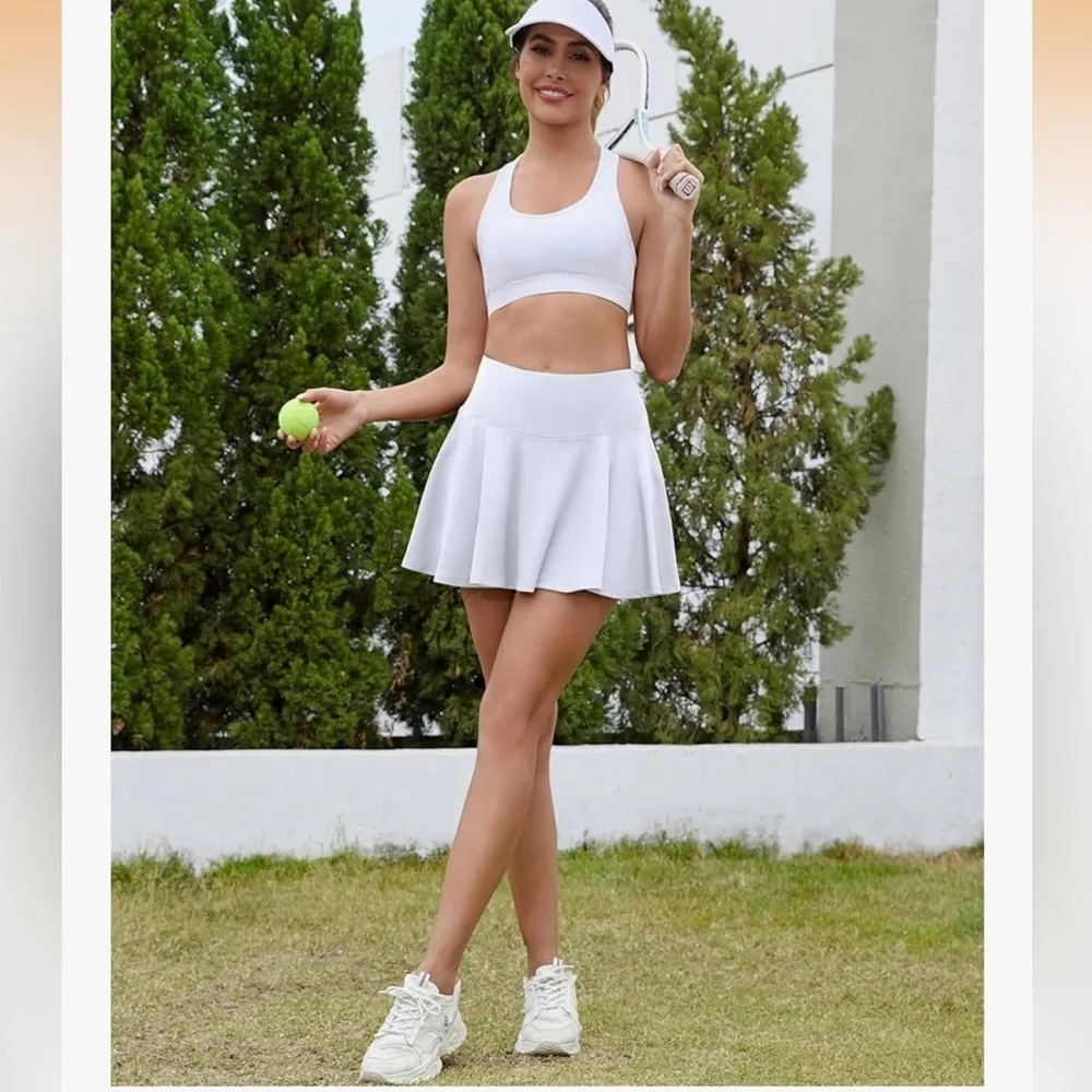 NWT Pleated Tennis Skirt with Built in Shorts medium White